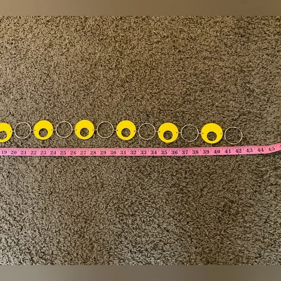 1960’s Mod Chain Belt, Yellow Circles—Groovy! 🌼 - Picture 4 of 4